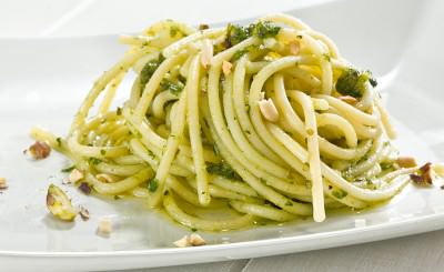 Pasta con pesto al pistacchio