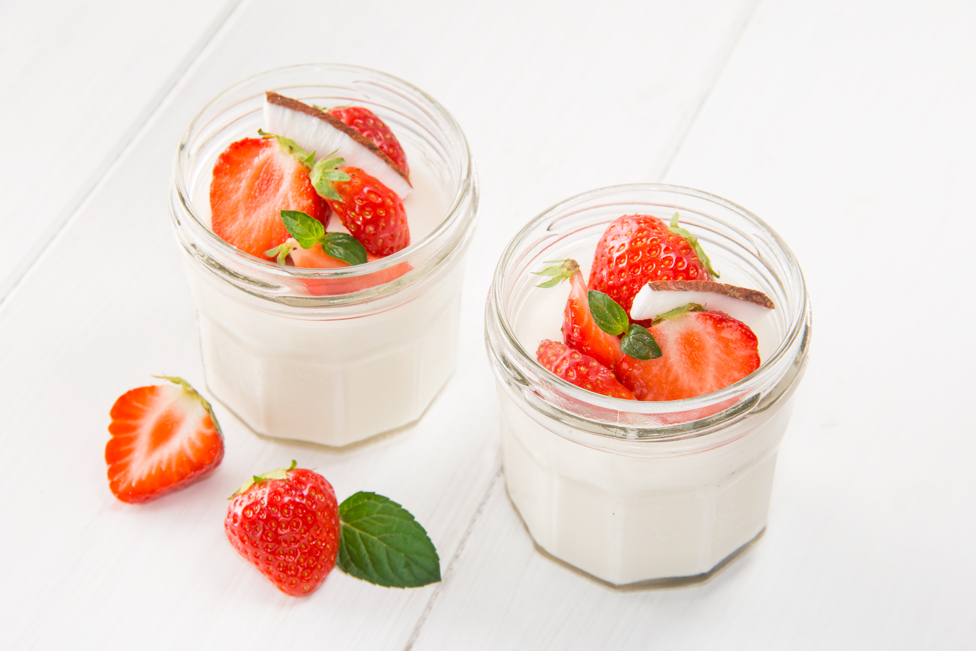 Panna cotta al cocco e fragole