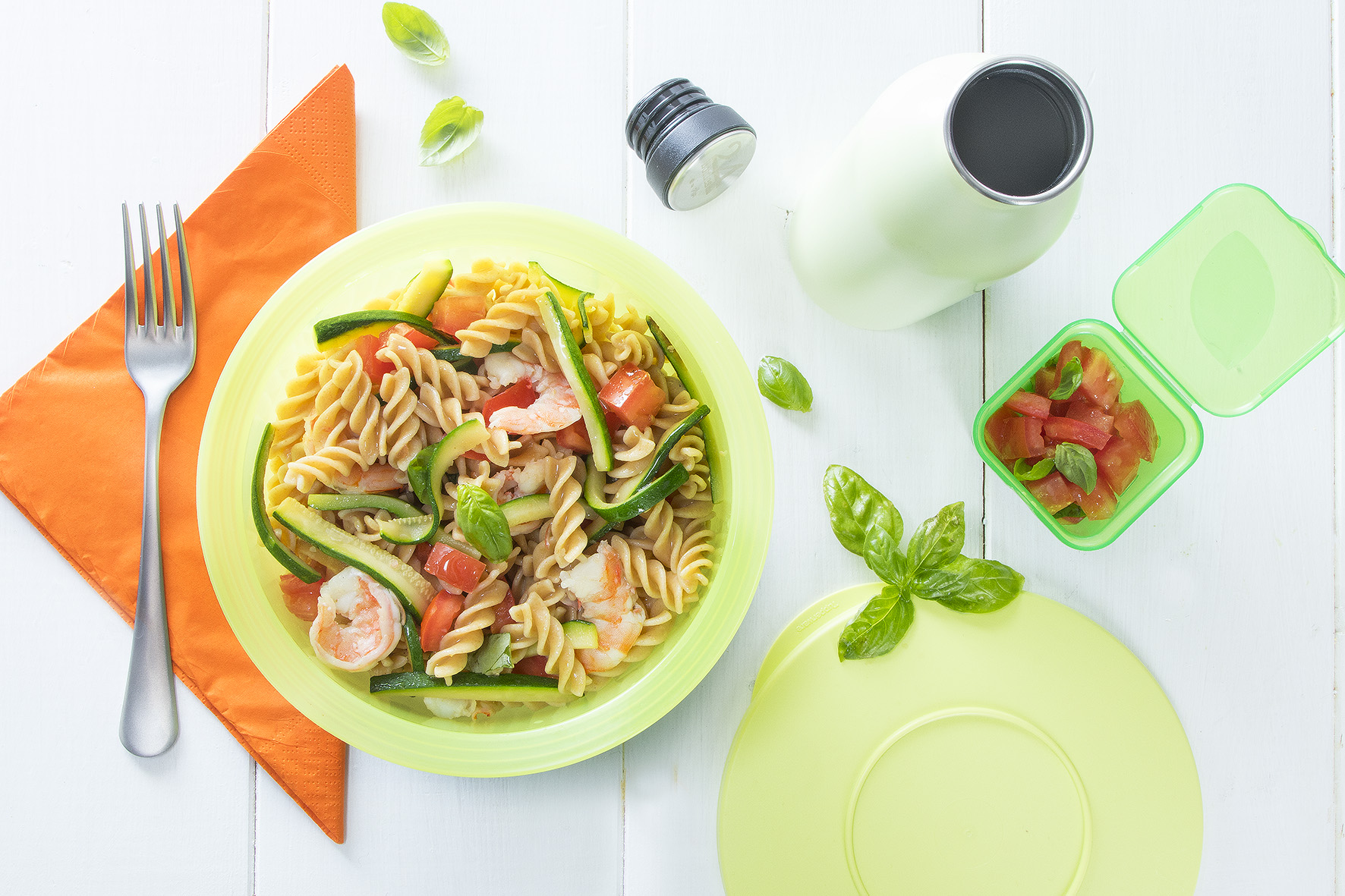 Insalata di pasta con zucchine e gamberi