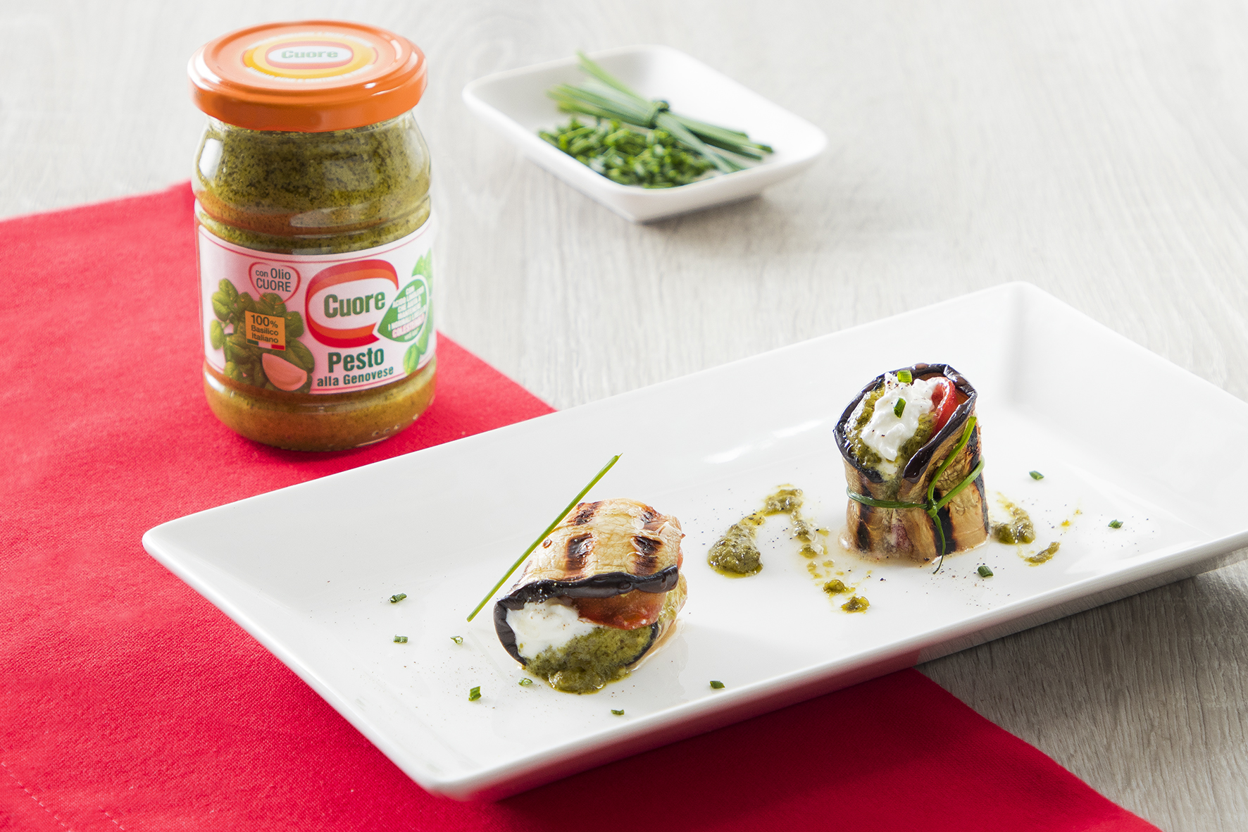 Involtini di melanzane grigliate, burrata e pesto